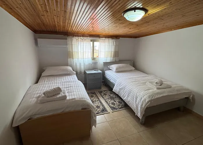Vila Tirana 98